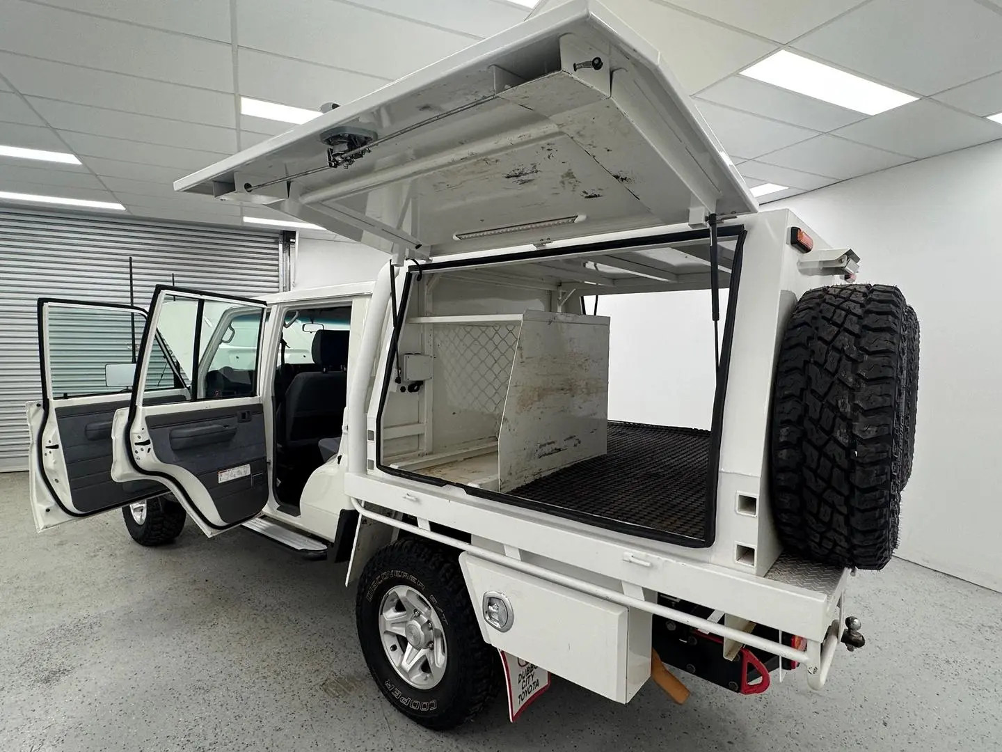 2020 Toyota Landcruiser Gallery Image 10