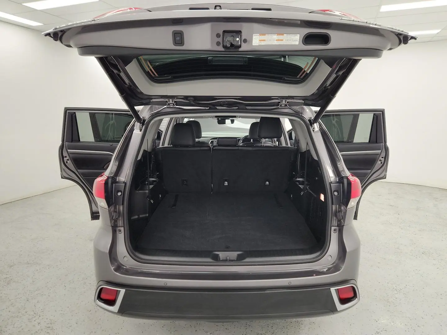2020 Toyota Kluger Gallery Image 11