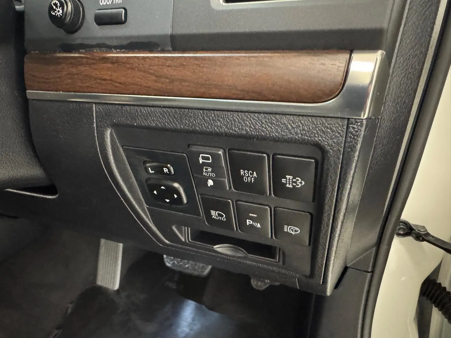 2021 Toyota Landcruiser Gallery Image 19