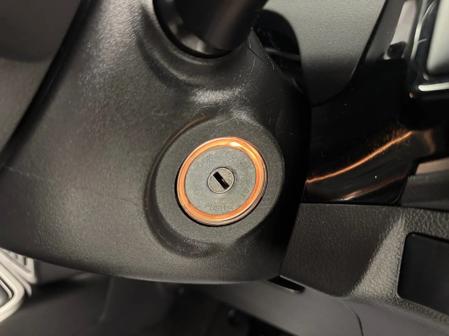2020 Mitsubishi Outlander Gallery Image 25