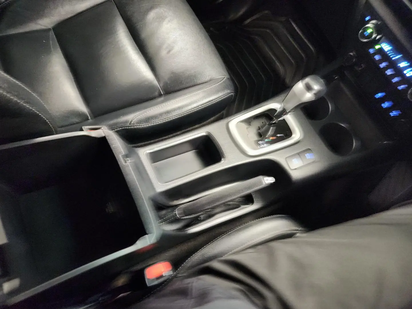 2017 Toyota Hilux Gallery Image 32