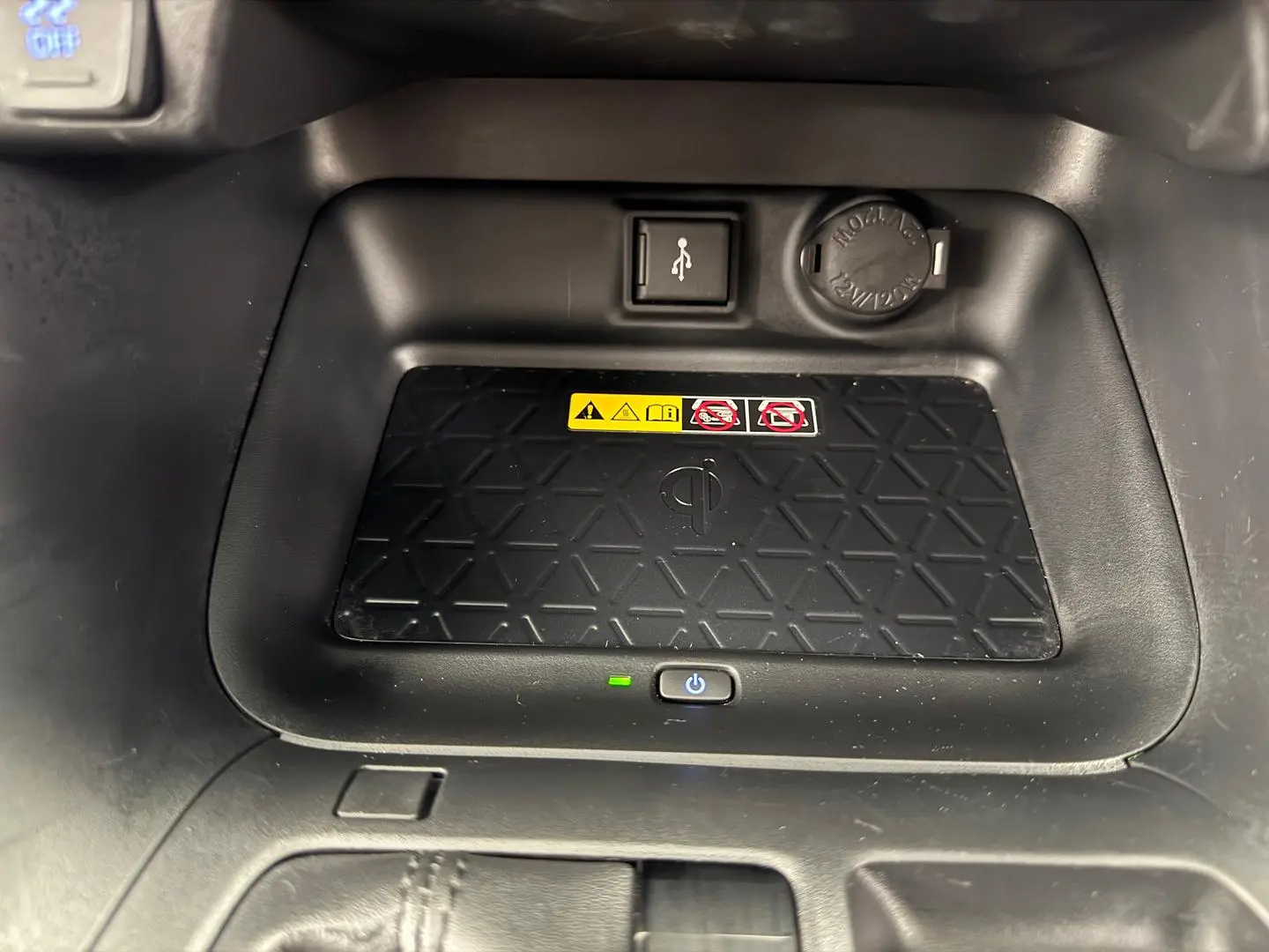 2022 Toyota RAV4 Gallery Image 24