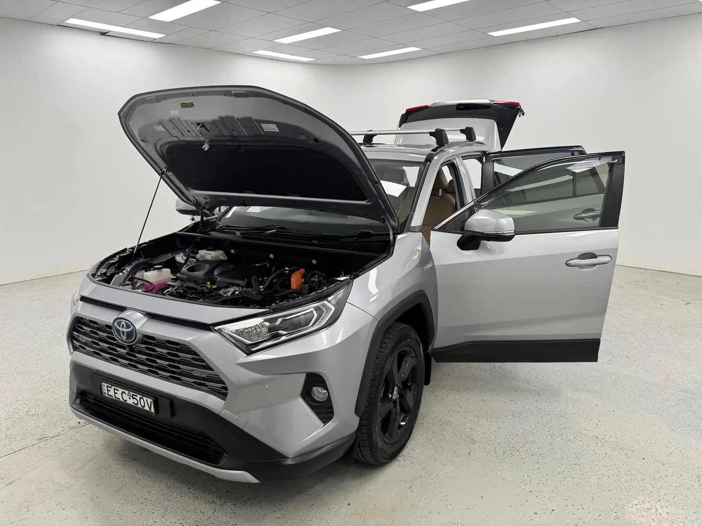 2020 Toyota RAV4 Gallery Image 11