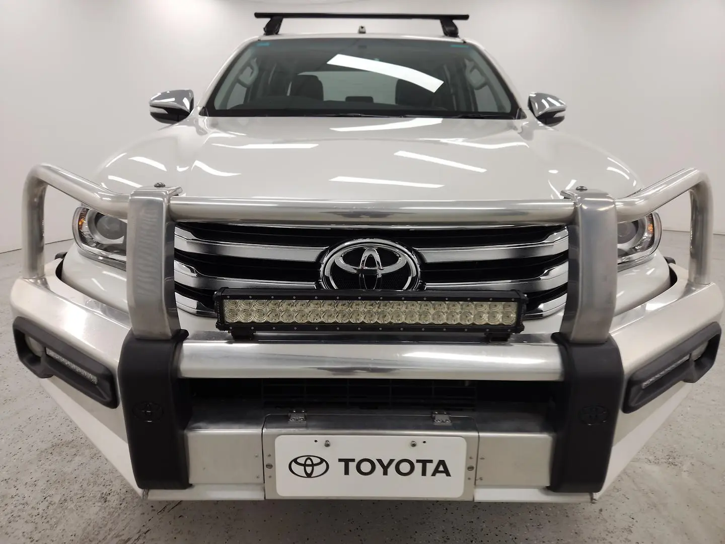 2017 Toyota Hilux Gallery Image 35