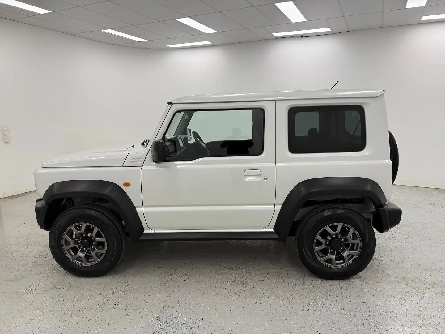 2023 Suzuki Jimny Gallery Image 6