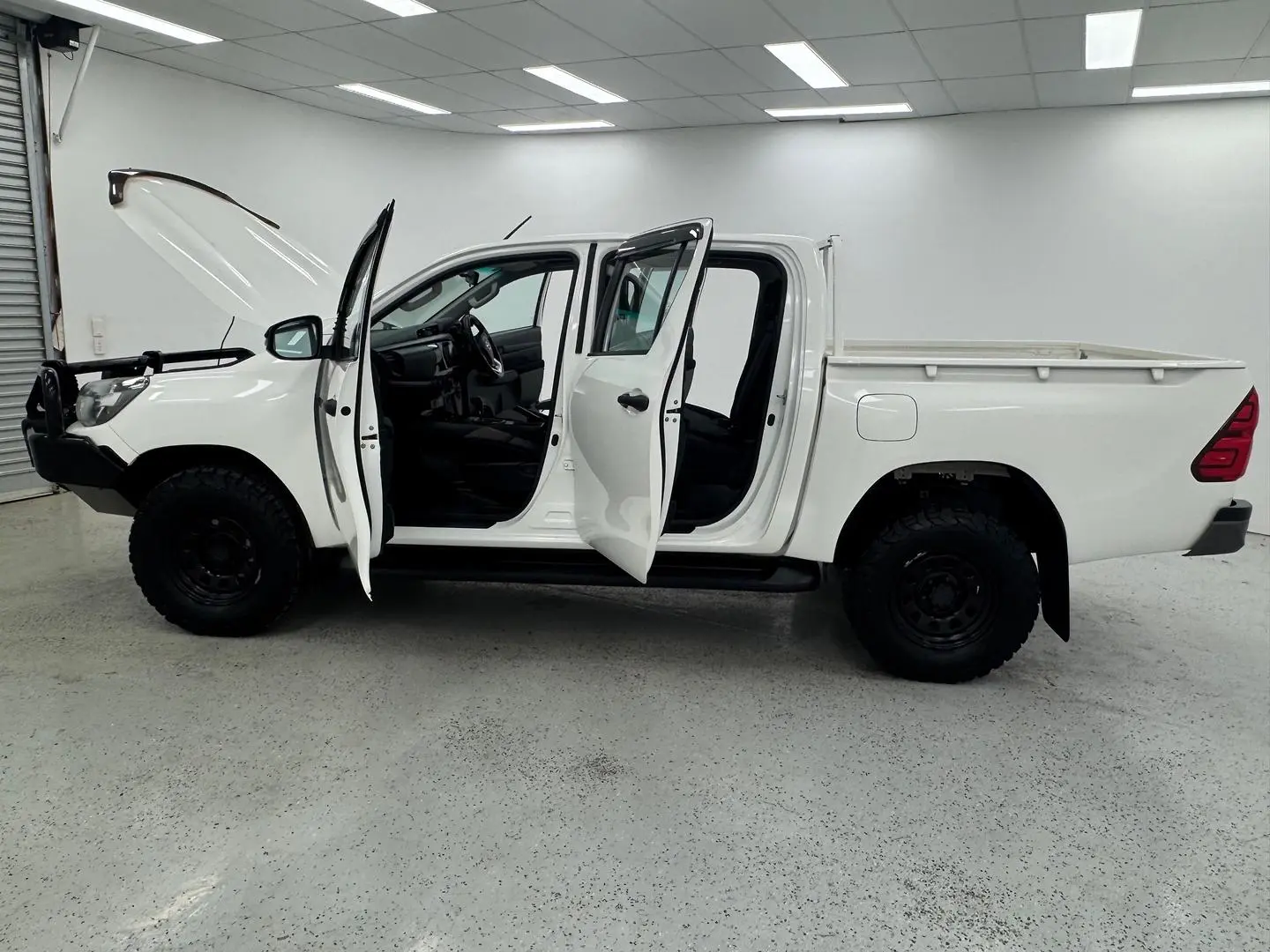 2018 Toyota Hilux Gallery Image 11