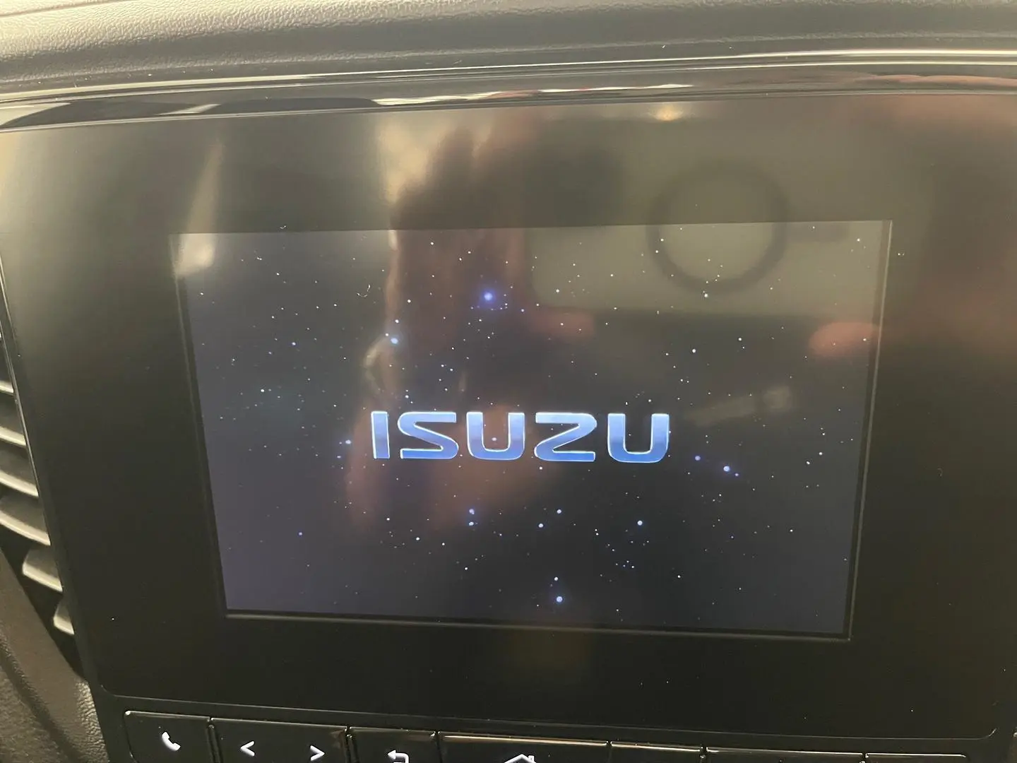 2024 Isuzu D-MAX Gallery Image 21