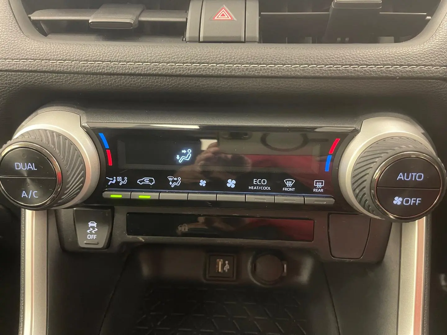 2024 Toyota RAV4 Gallery Image 24