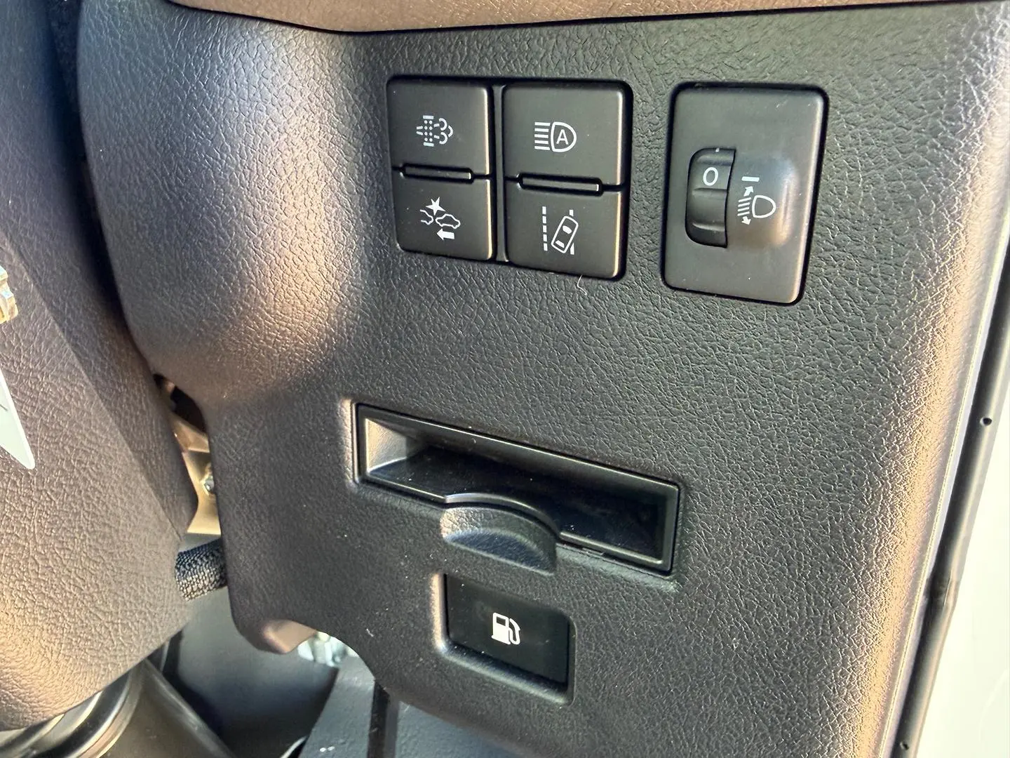 2025 Toyota Coaster Gallery Image 11