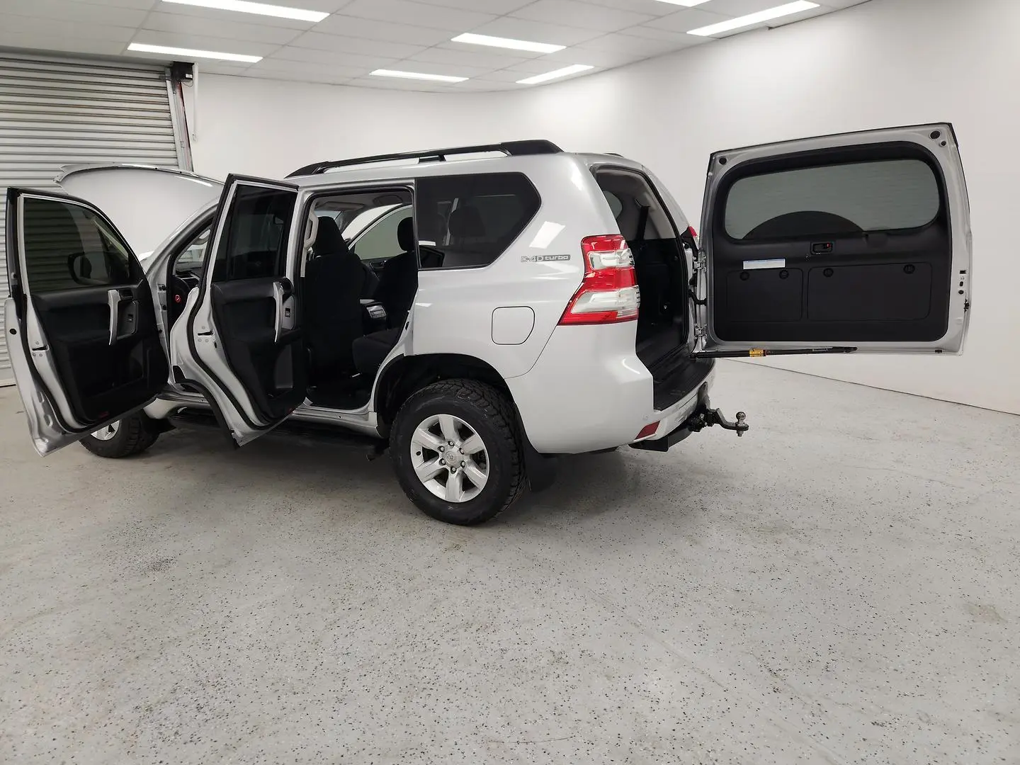 2017 Toyota Landcruiser Prado Gallery Image 12