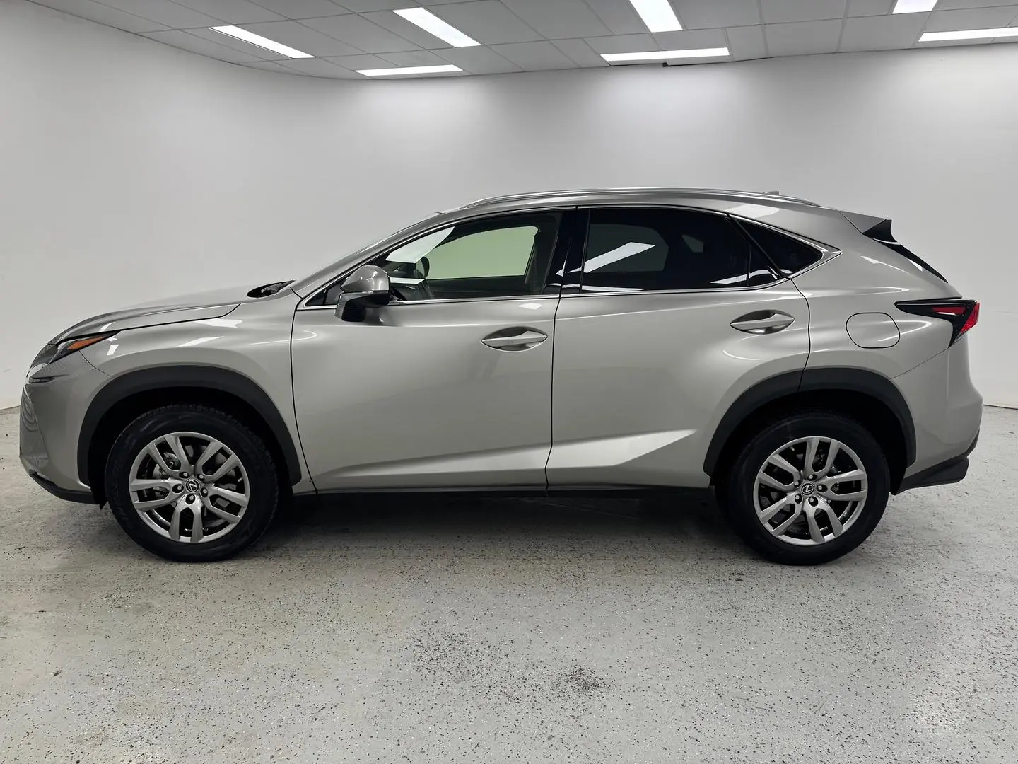 2021 Lexus NX Gallery Image 5