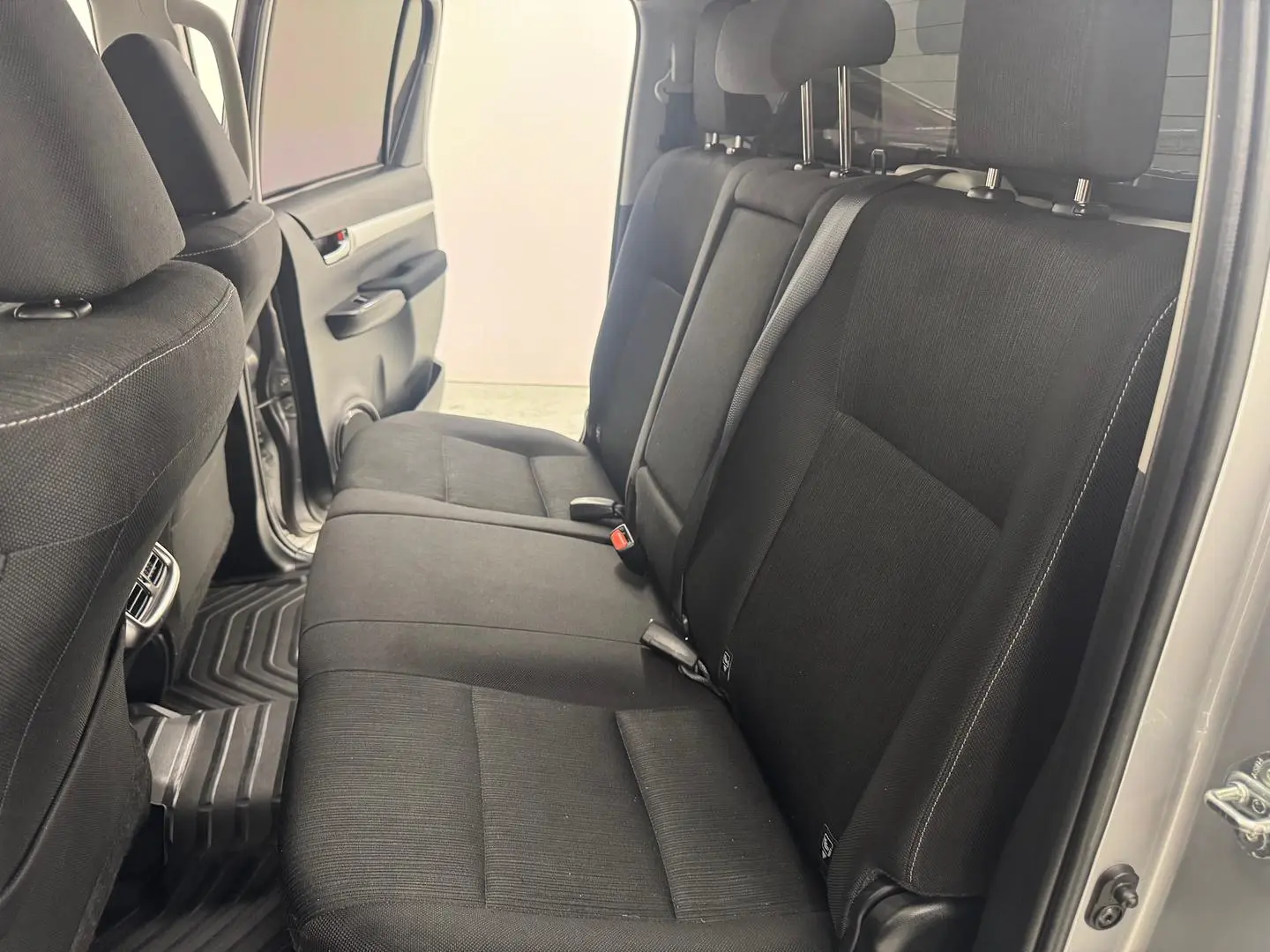 2020 Toyota Hilux Gallery Image 29