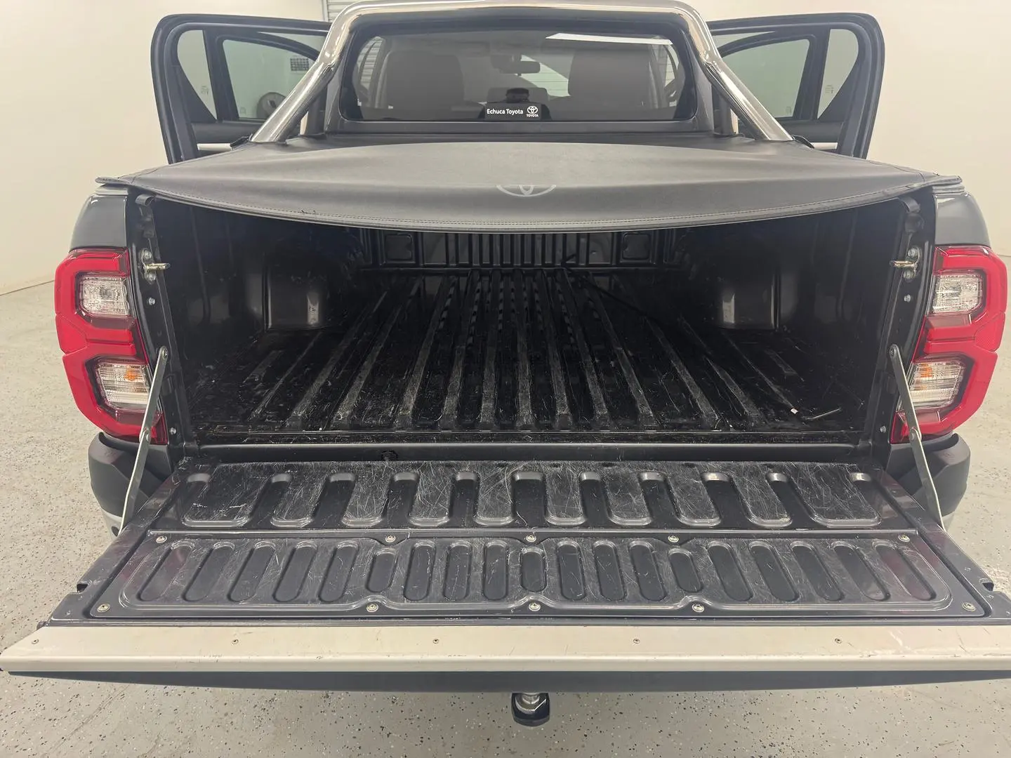 2023 Toyota Hilux Gallery Image 10