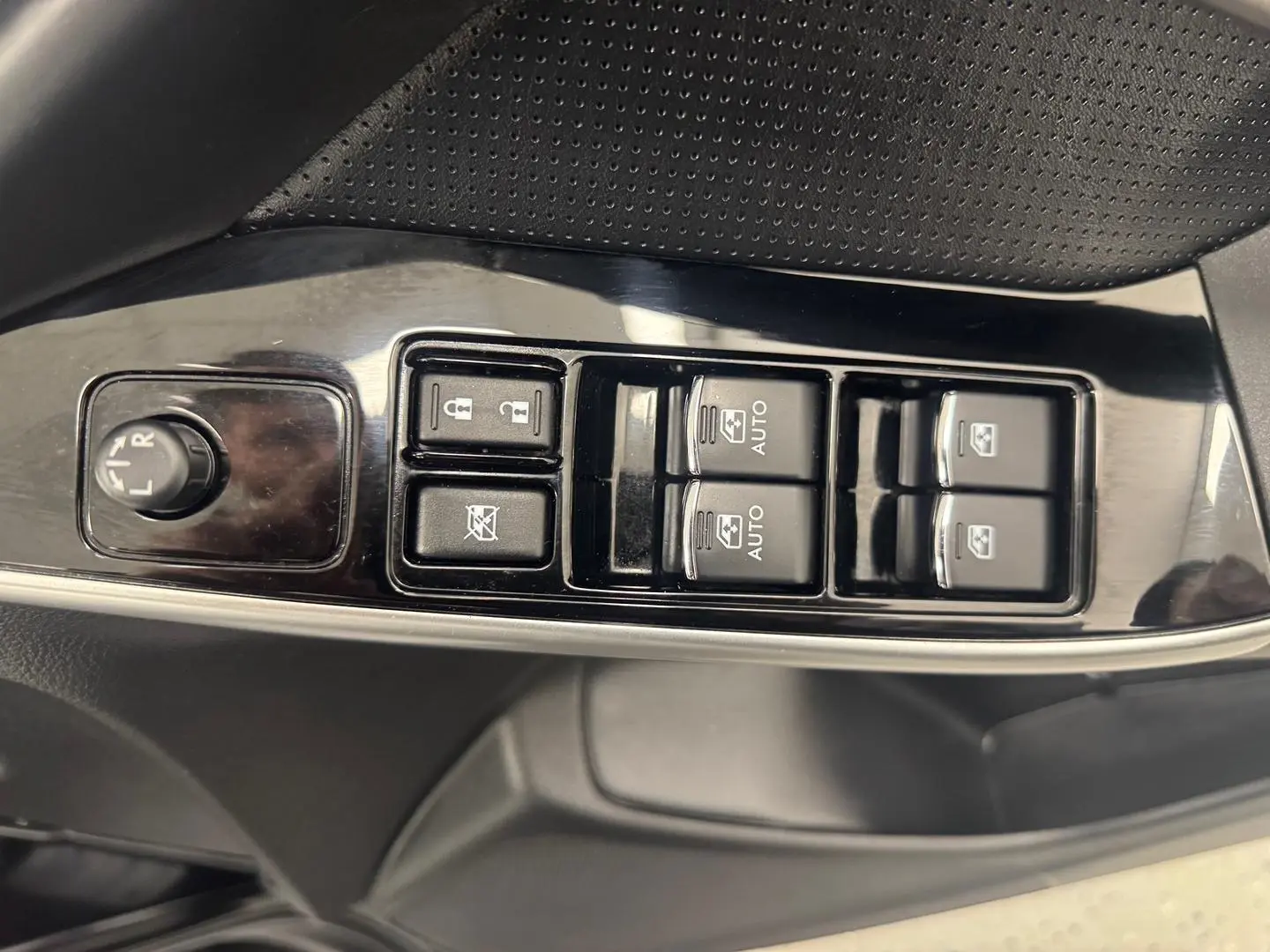 2016 Subaru Forester Gallery Image 16