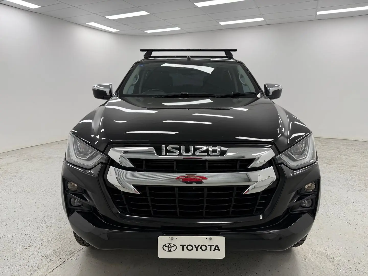 2022 Isuzu D-MAX Gallery Image 40