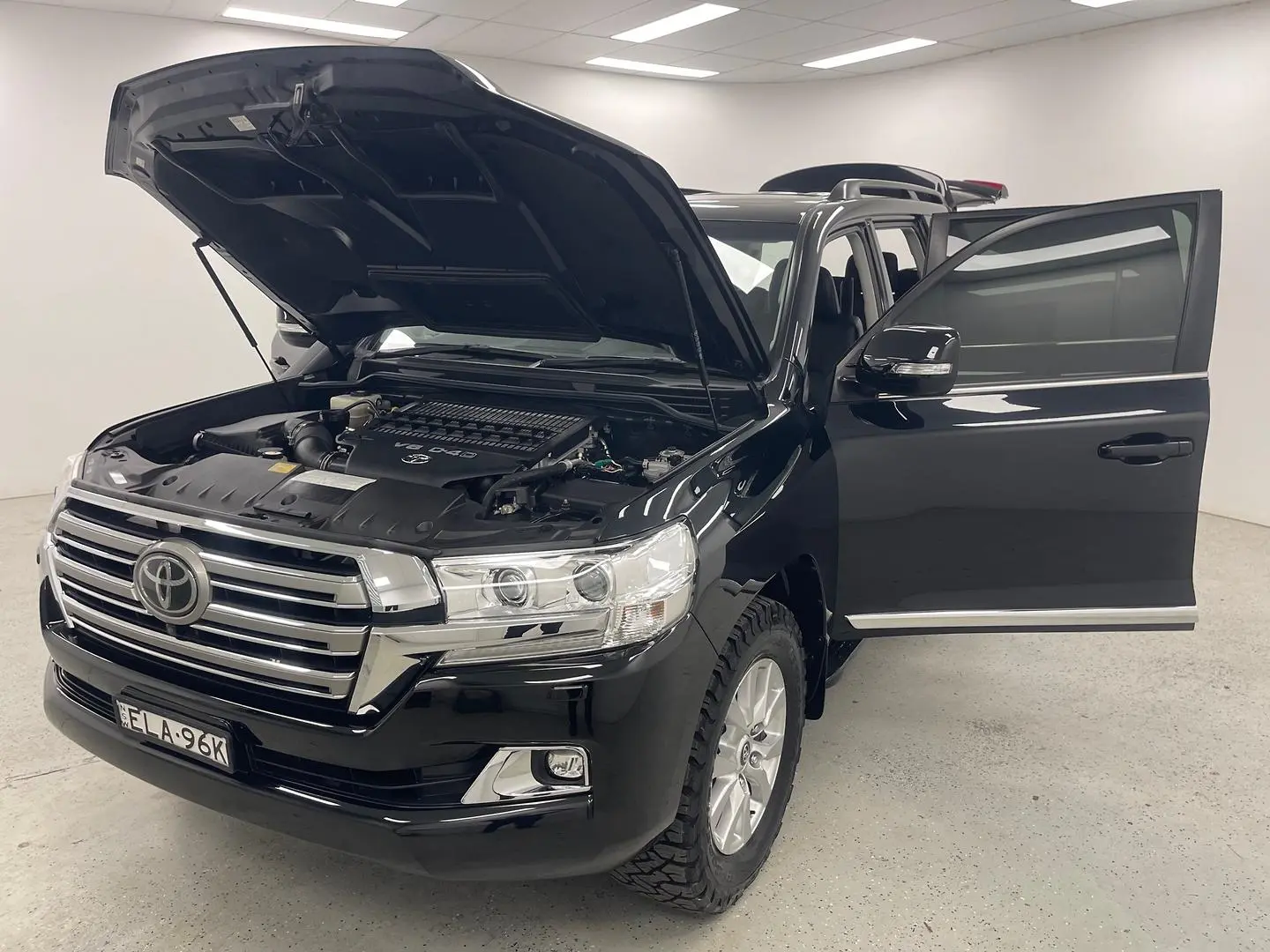 2020 Toyota Landcruiser Gallery Image 13