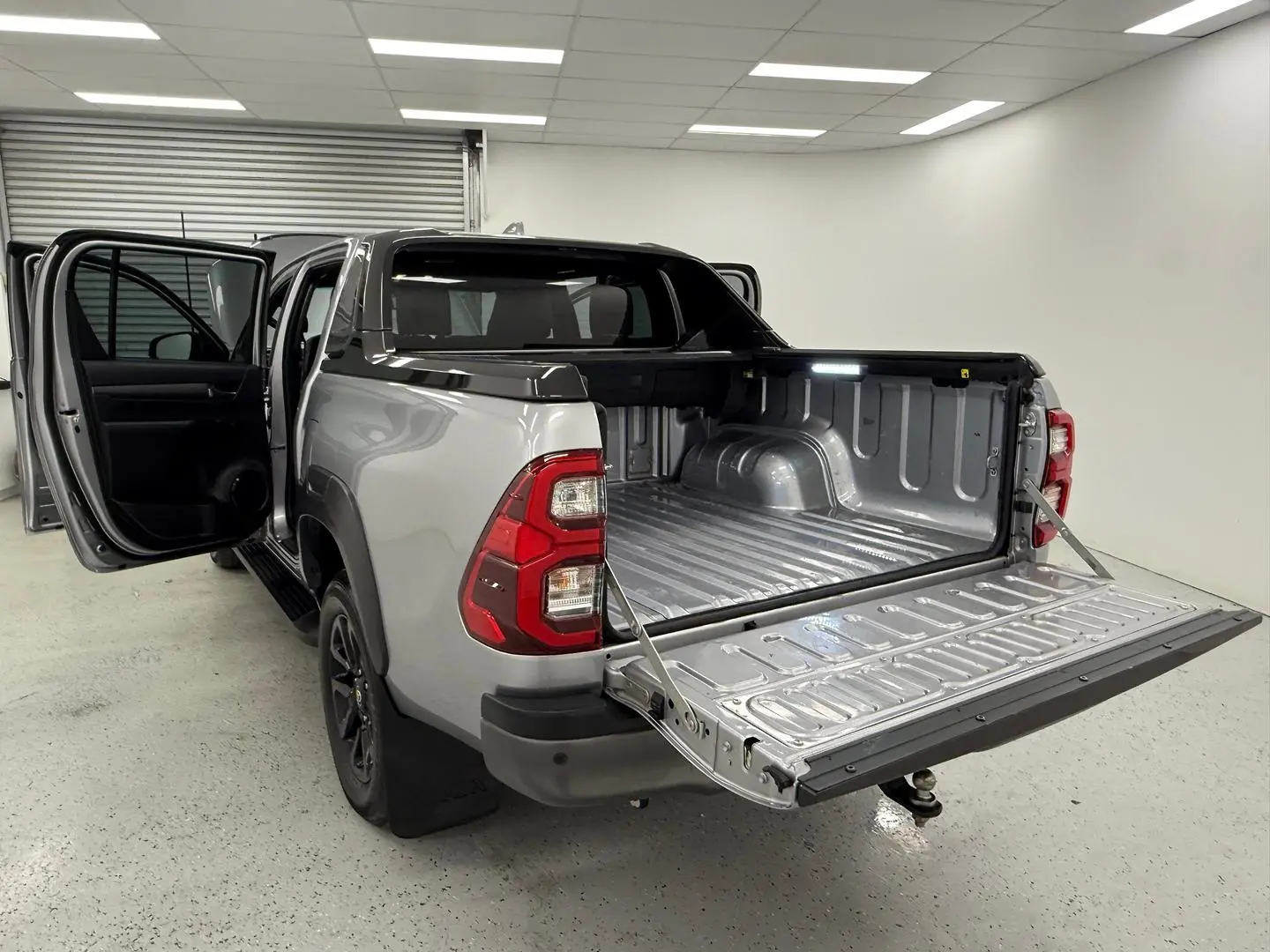 2022 Toyota Hilux Gallery Image 13
