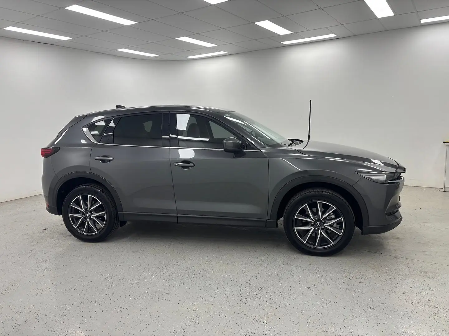 2019 Mazda CX-5 Gallery Image 2