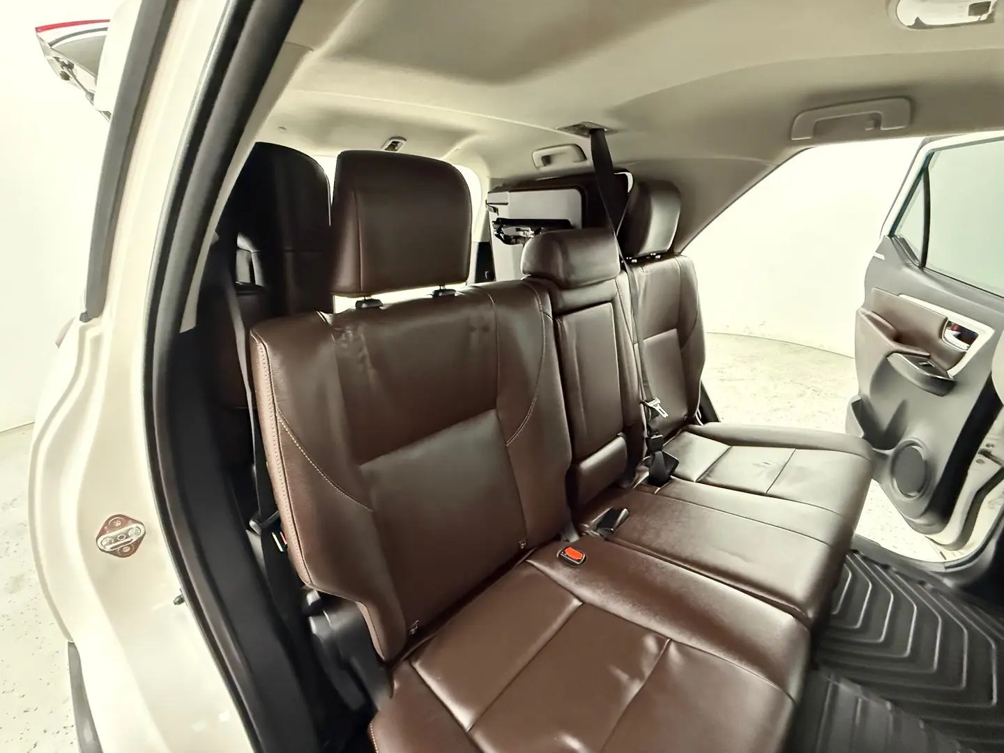 2019 Toyota Fortuner Gallery Image 16