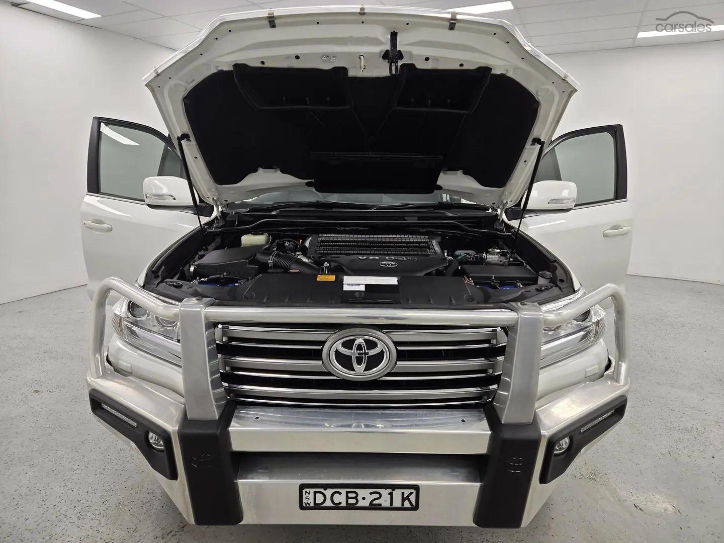 2016 Toyota Landcruiser Image 16