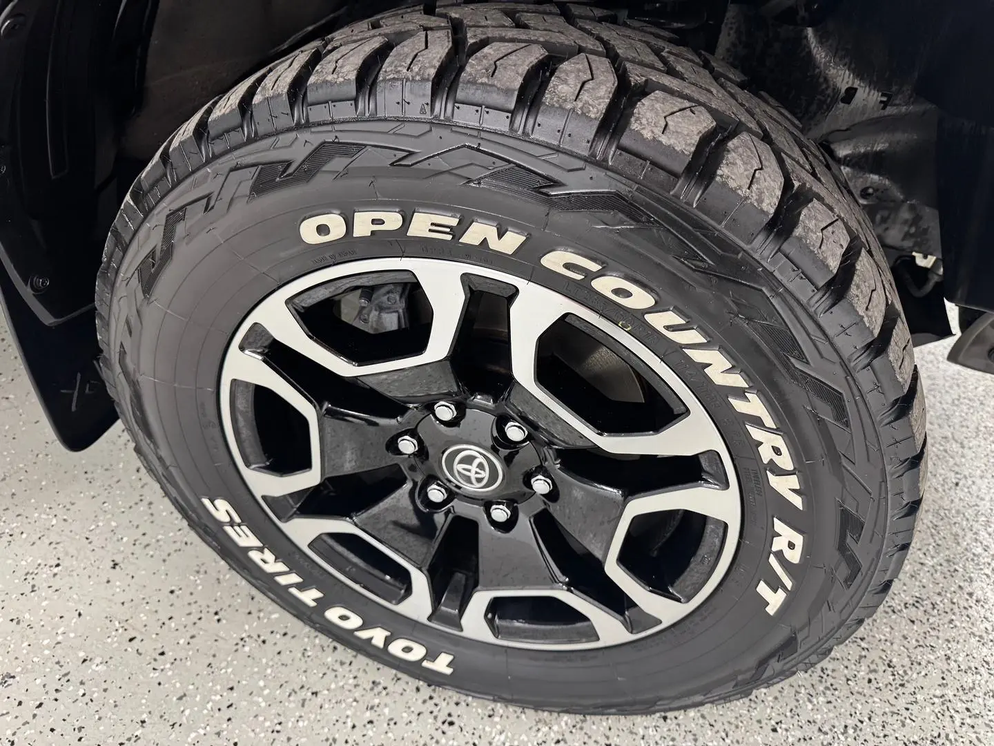 2022 Toyota Hilux Gallery Image 15