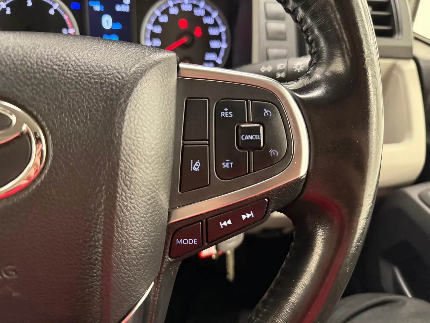 2022 Toyota Hiace Gallery Image 28