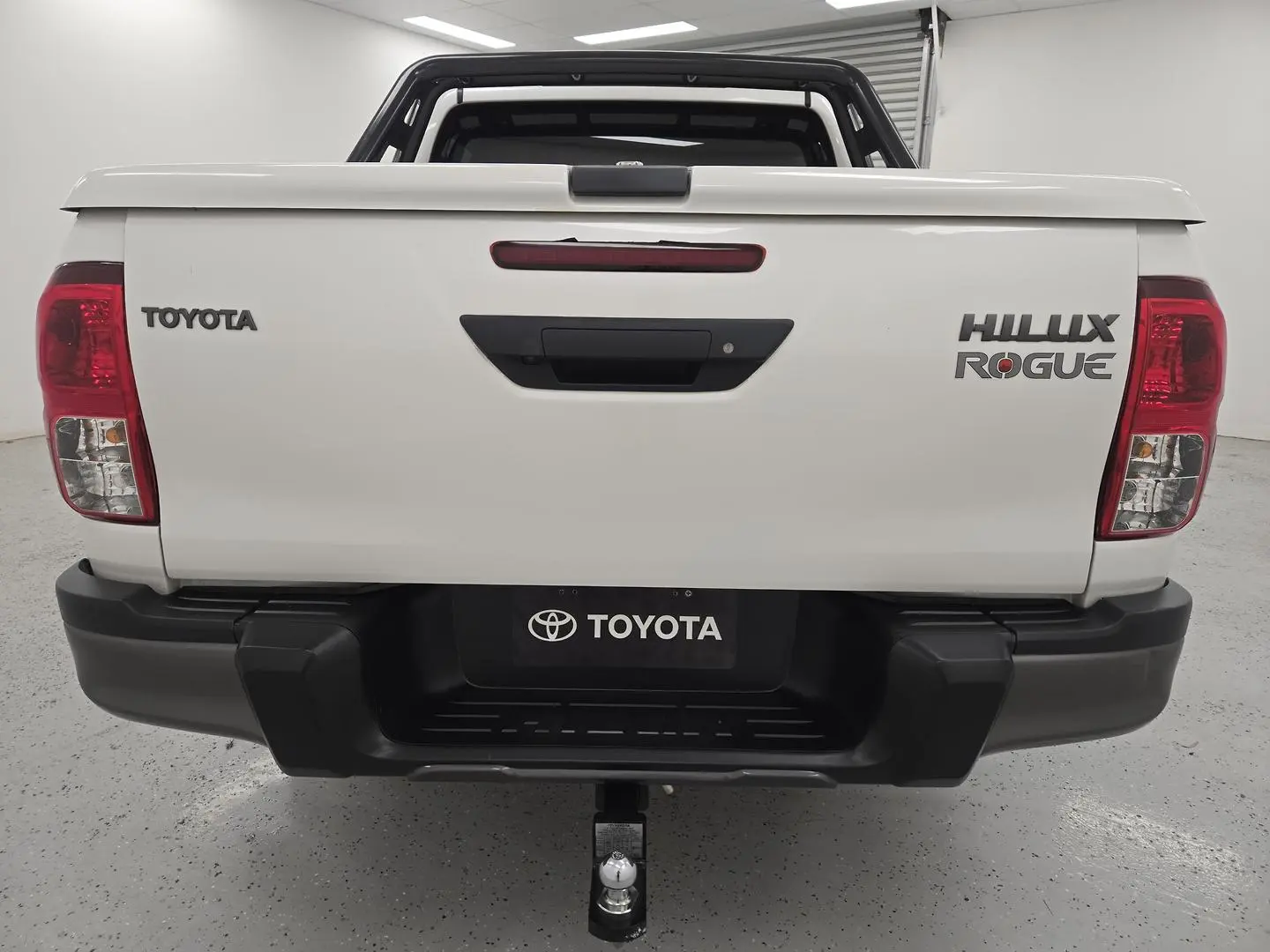 2019 Toyota Hilux Gallery Image 4