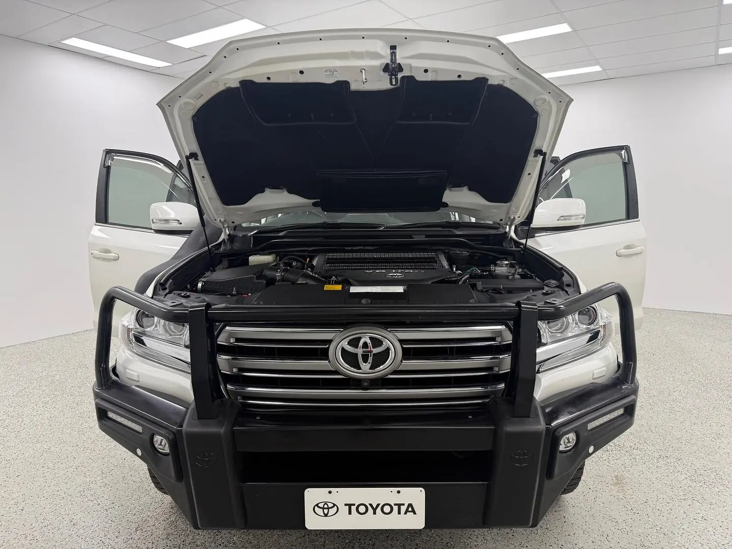 2019 Toyota Landcruiser Gallery Image 24