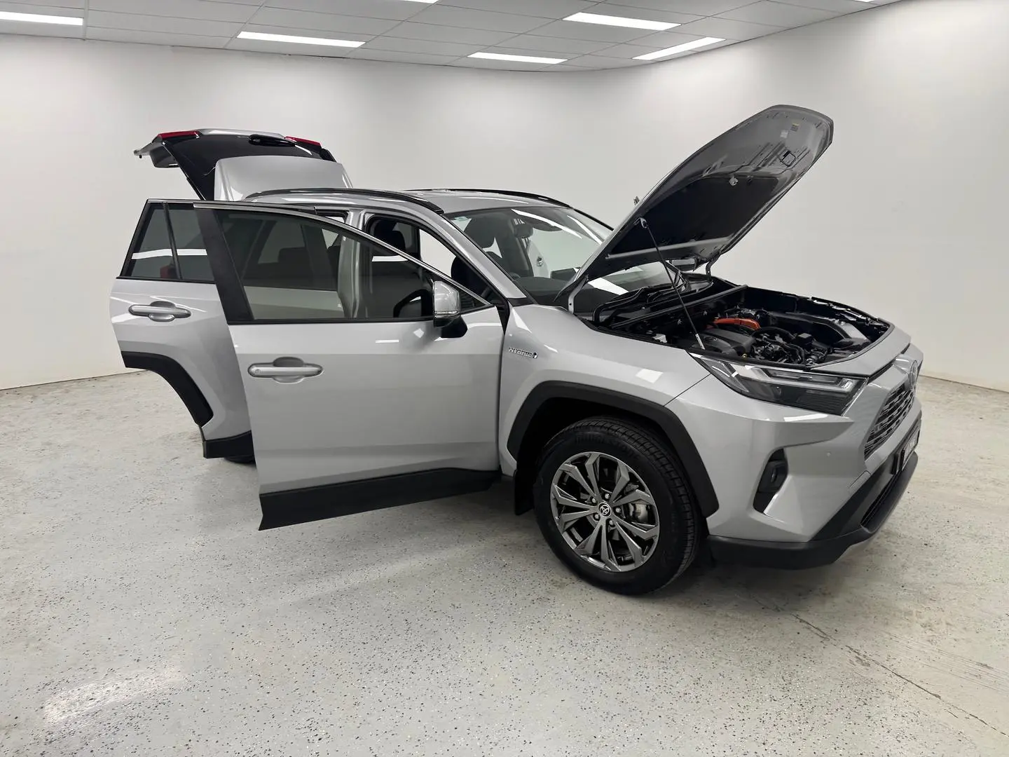 2024 Toyota RAV4 Gallery Image 8