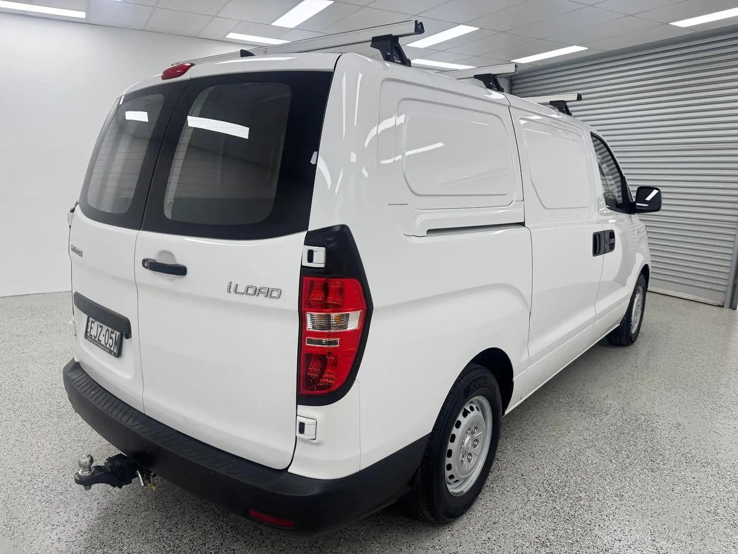 2020 Hyundai iLoad Gallery Image 3