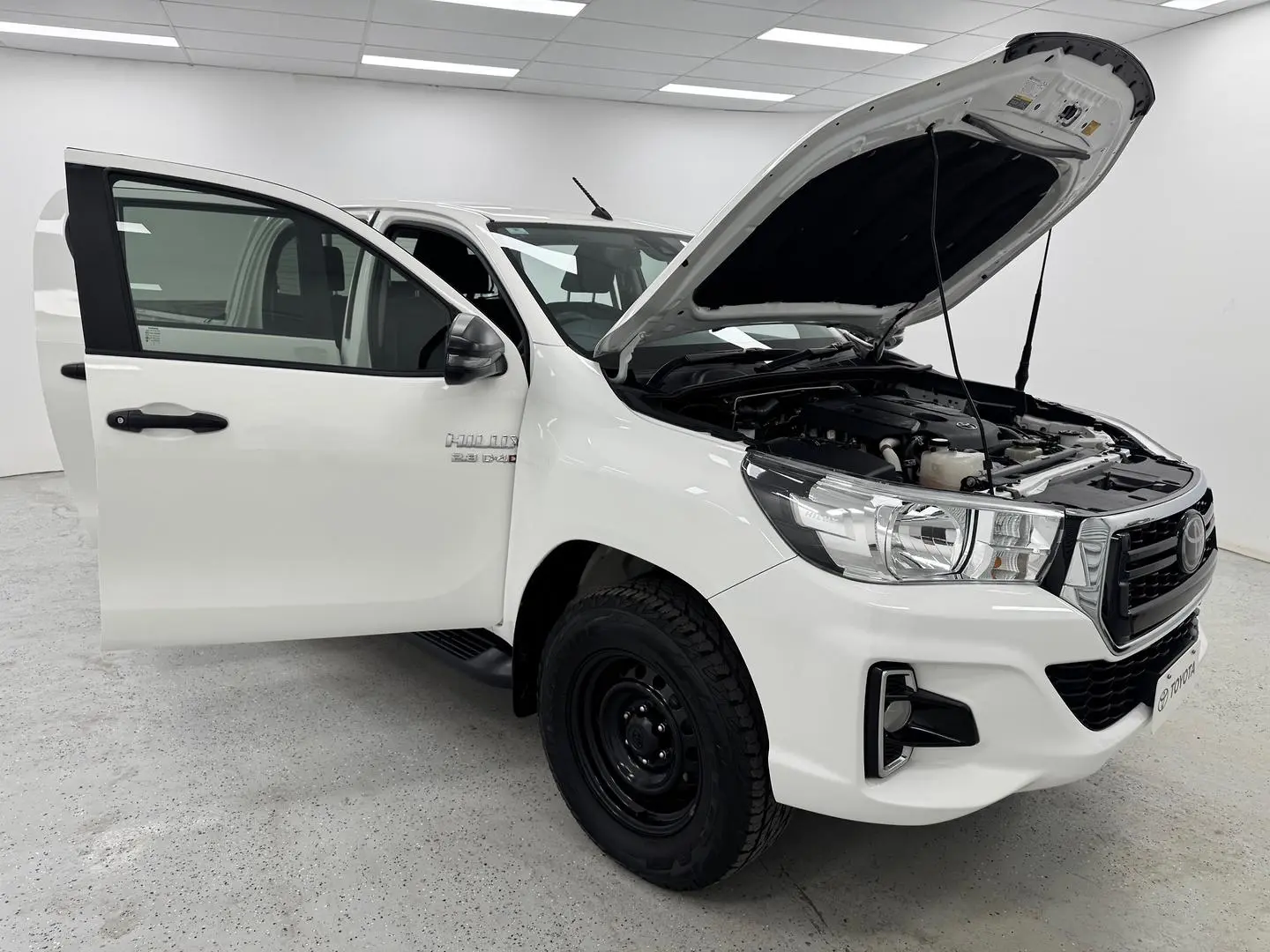 2020 Toyota Hilux Gallery Image 7