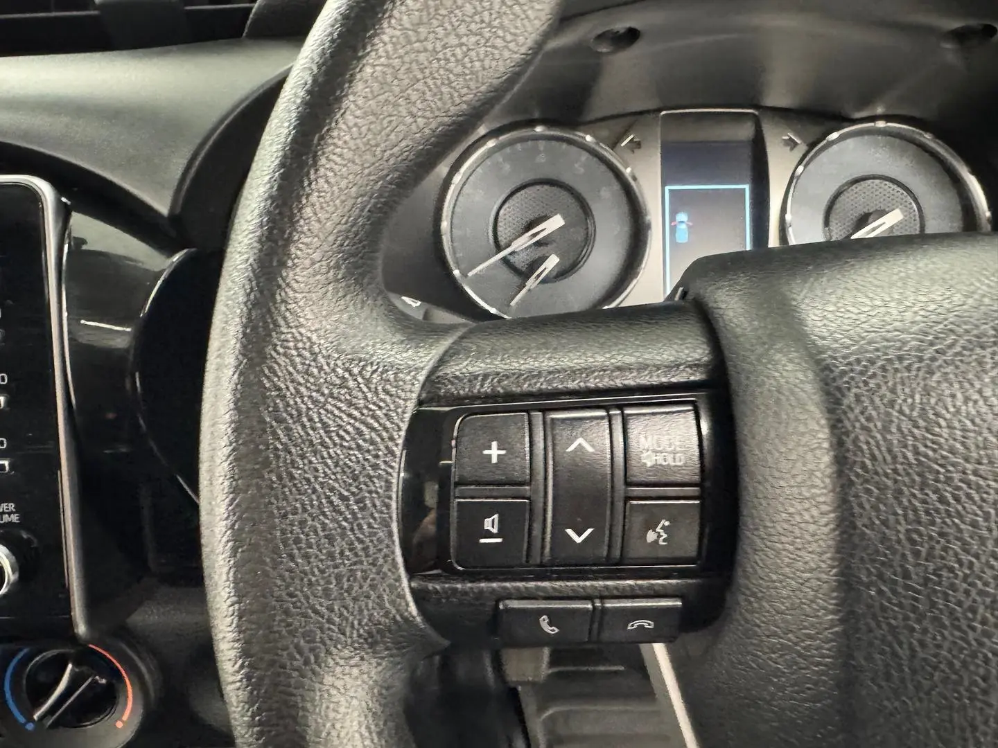 2020 Toyota Hilux Gallery Image 17