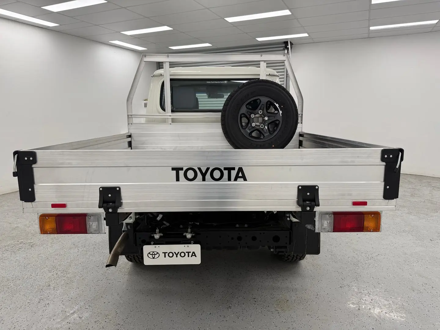 2025 Toyota Landcruiser Gallery Image 4