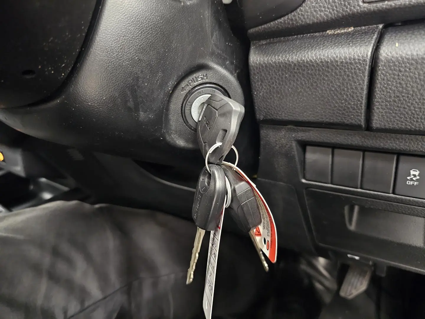 2023 Isuzu D-MAX Gallery Image 30