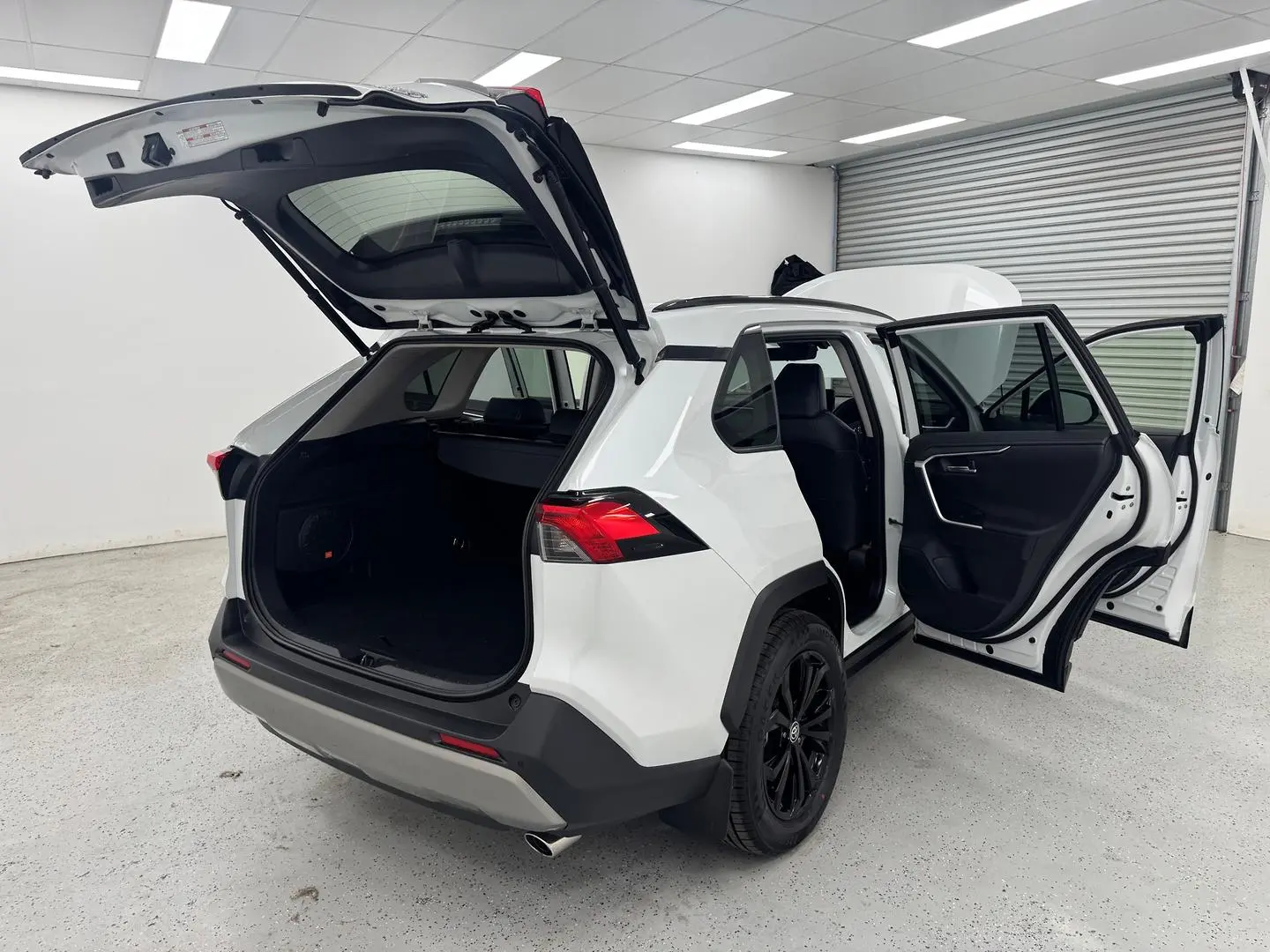 2023 Toyota RAV4 Gallery Image 9