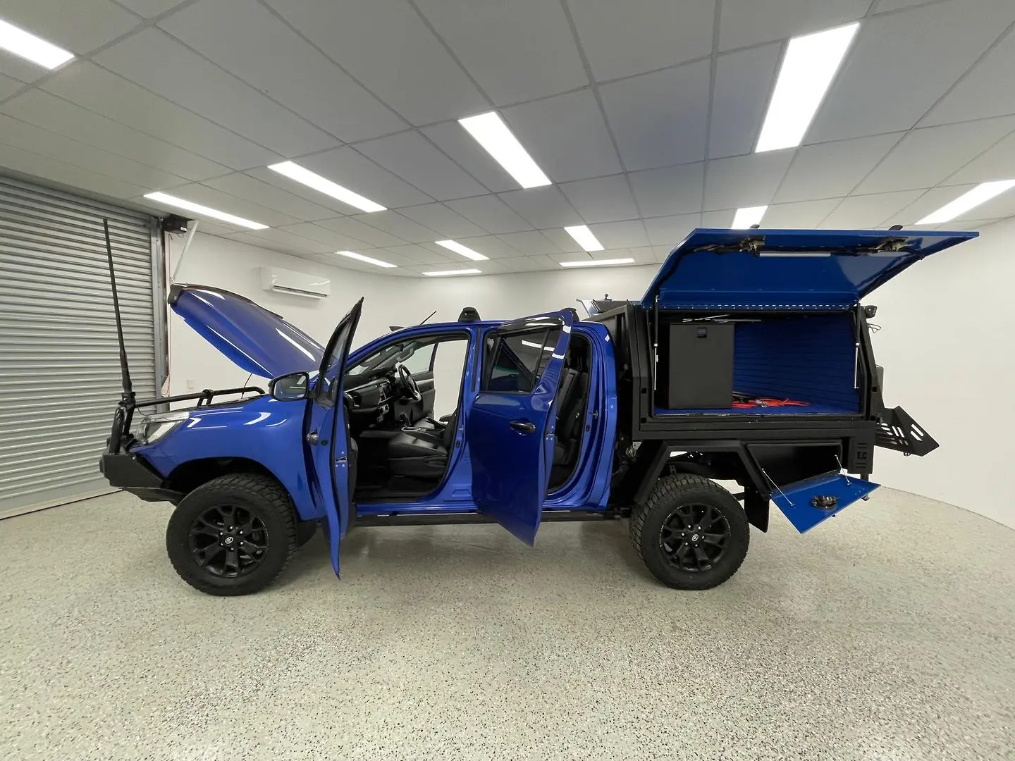2018 Toyota Hilux Gallery Image 9