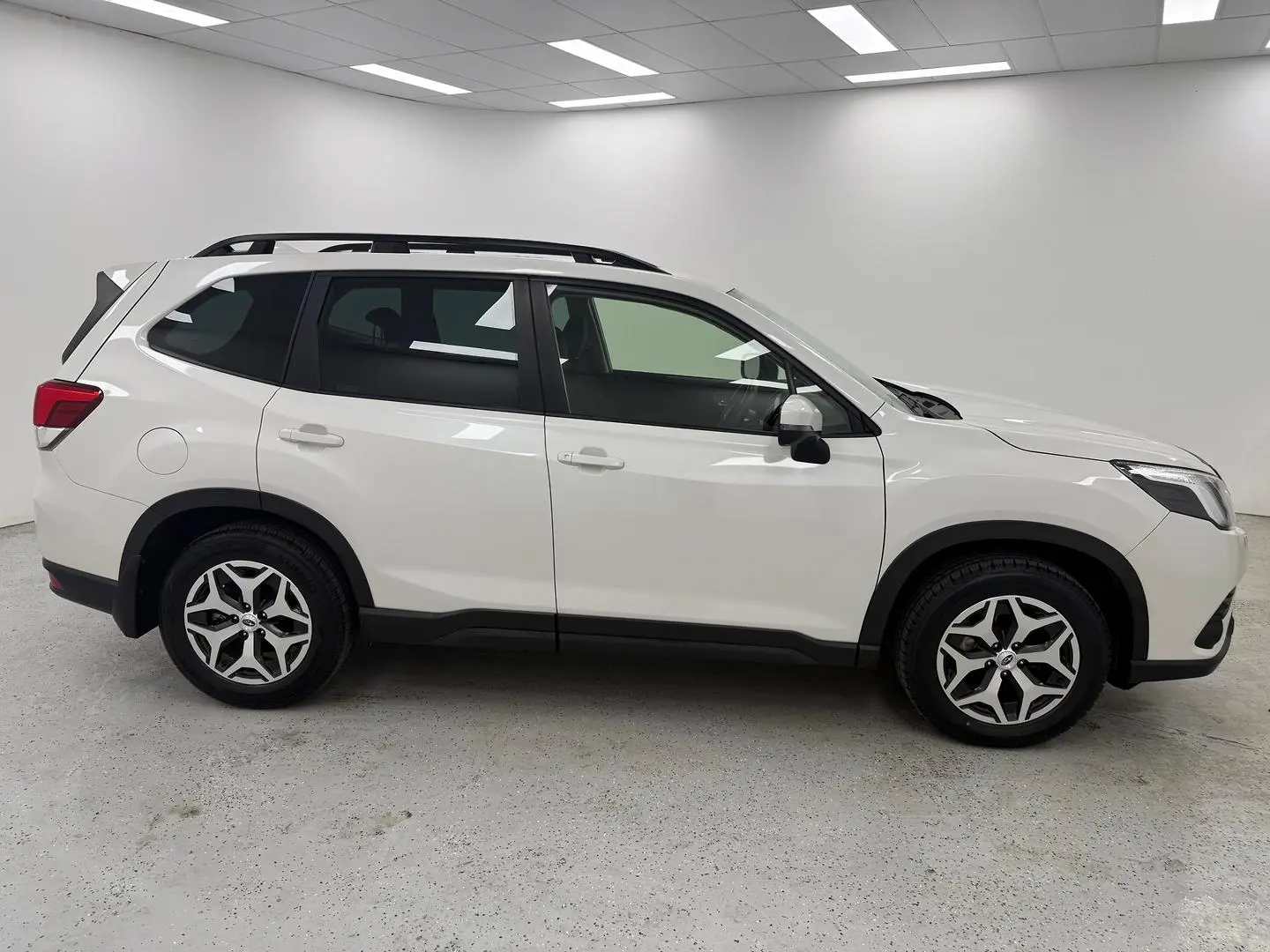 2023 Subaru Forester Gallery Image 2