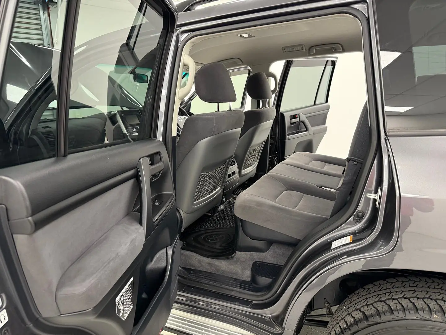 2019 Toyota Landcruiser Gallery Image 12