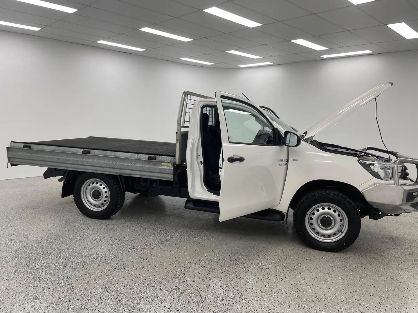 2020 Toyota Hilux Gallery Image 13