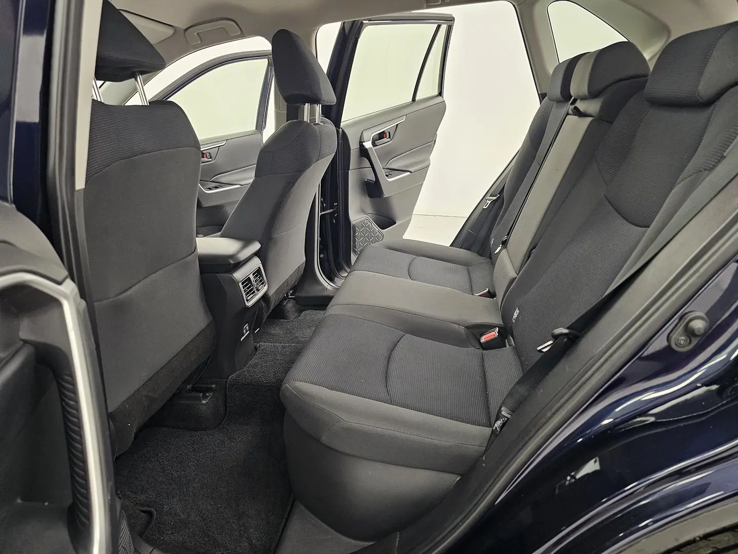 2022 Toyota RAV4 Gallery Image 15