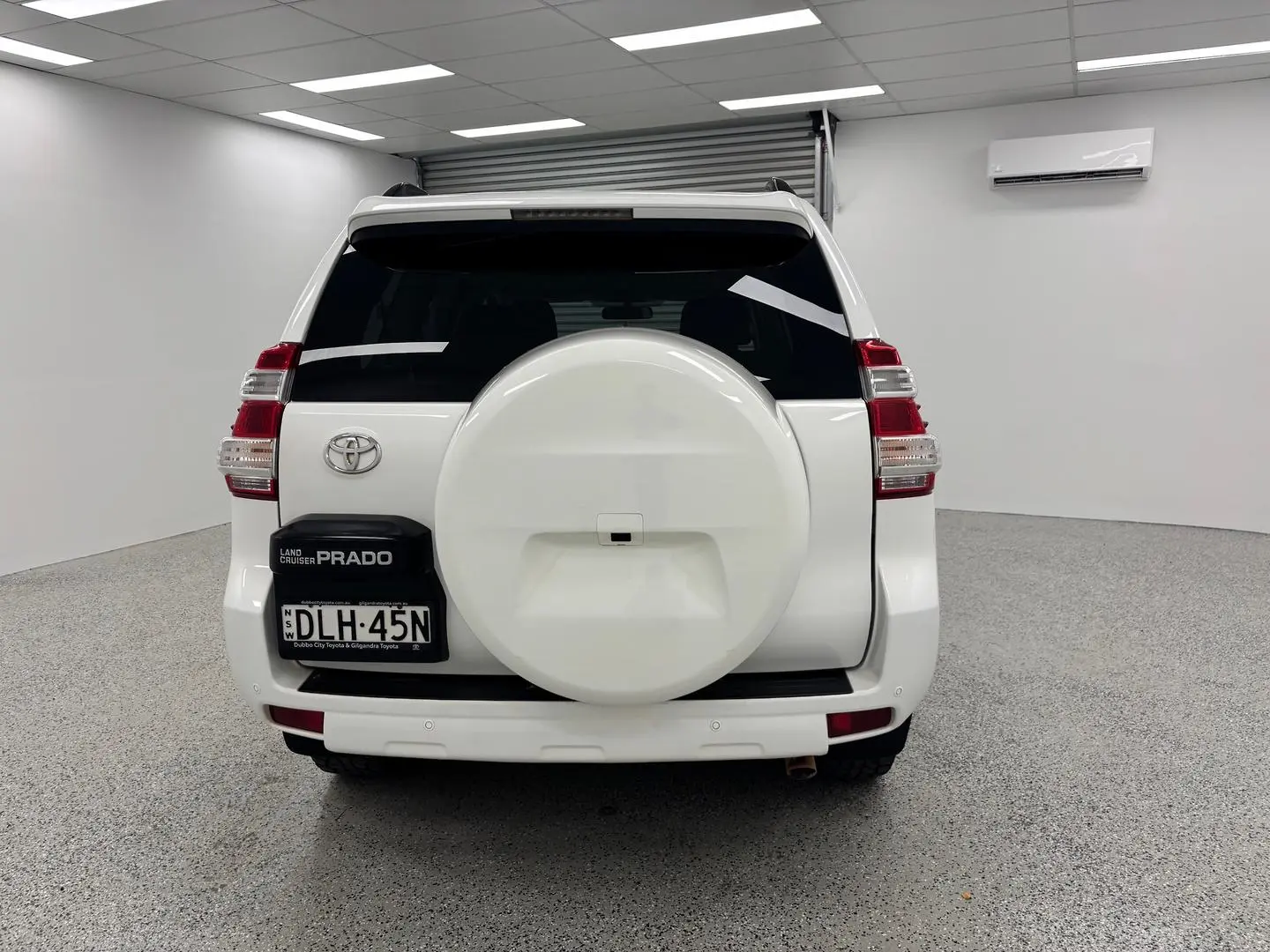 2016 Toyota Landcruiser Prado Gallery Image 4