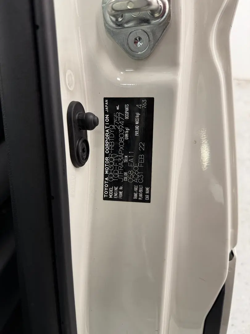 2022 Toyota Hiace Gallery Image 11
