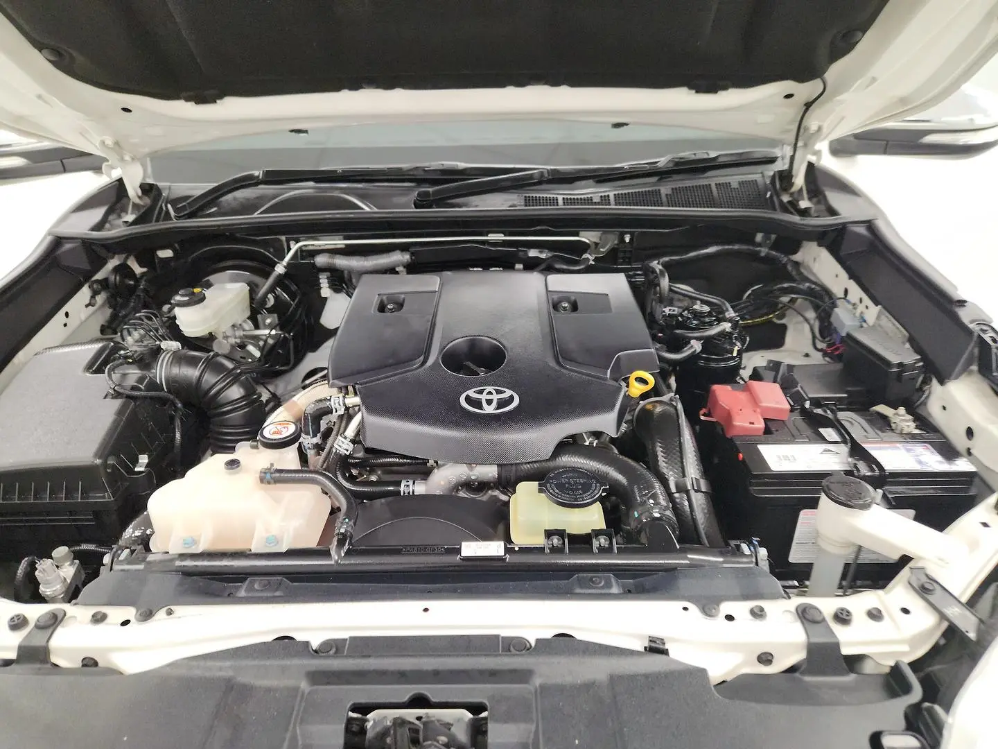 2017 Toyota Hilux Gallery Image 16