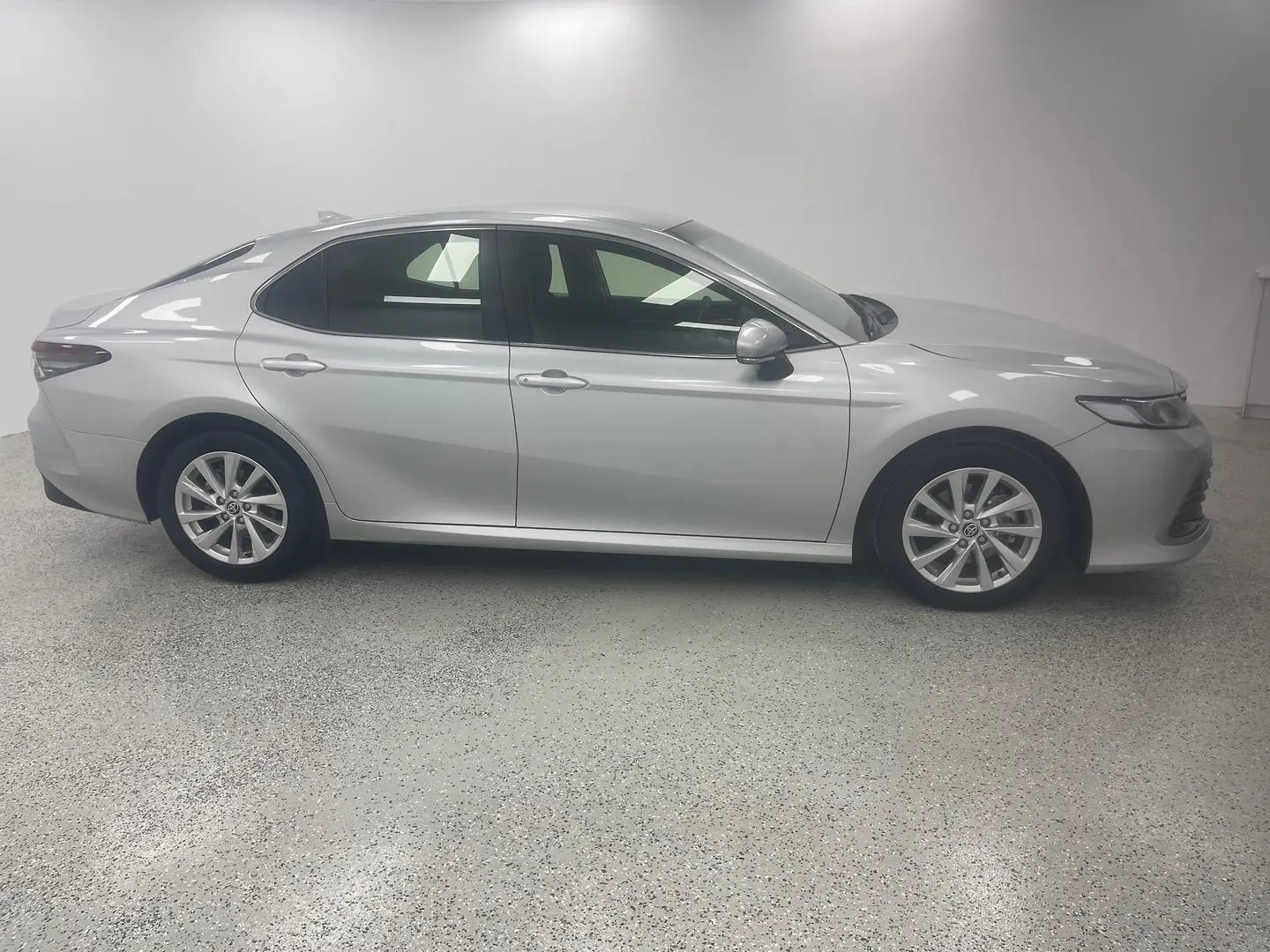 2024 Toyota Camry Gallery Image 2