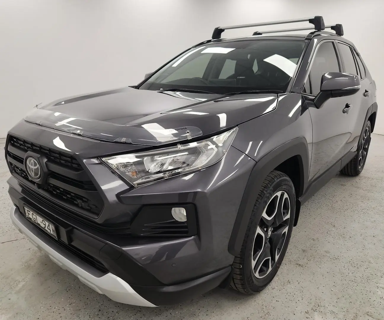 2019 Toyota RAV4 Gallery Image 6