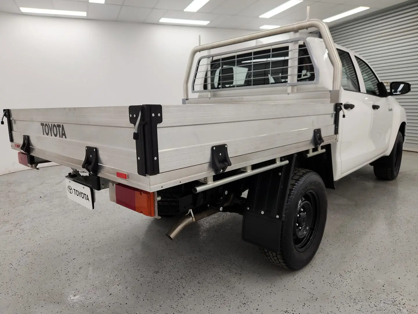 2021 Toyota Hilux Gallery Image 3