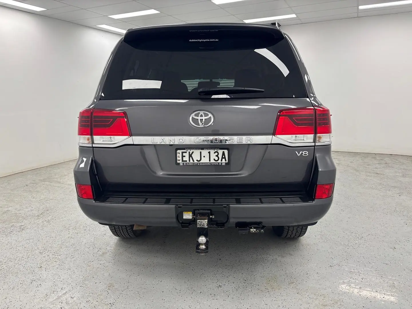 2017 Toyota Landcruiser Gallery Image 4