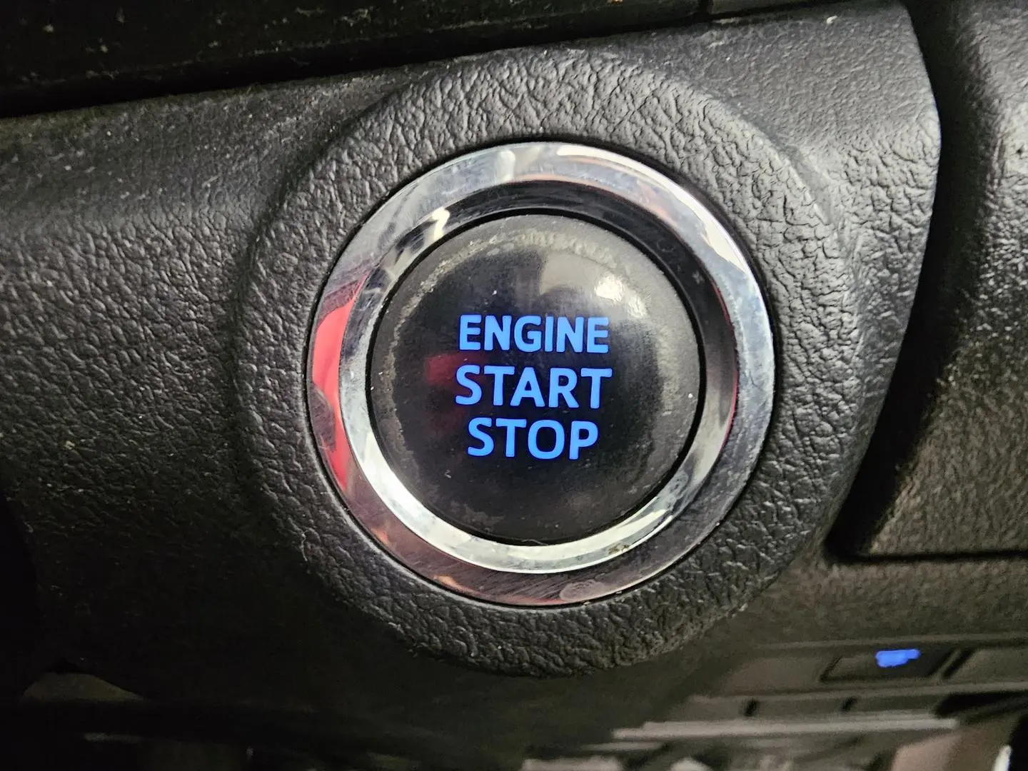 2017 Toyota Hilux Gallery Image 38