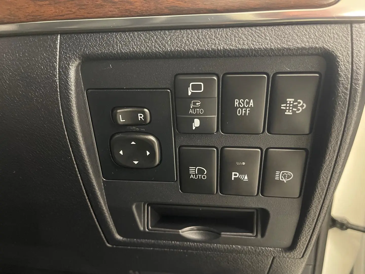 2019 Toyota Landcruiser Gallery Image 26