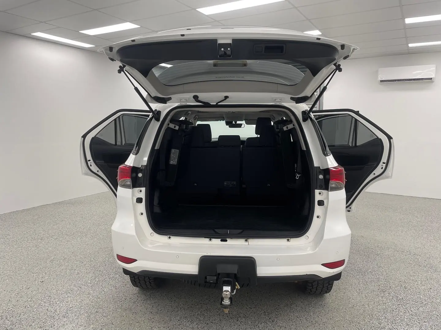 2020 Toyota Fortuner Gallery Image 11